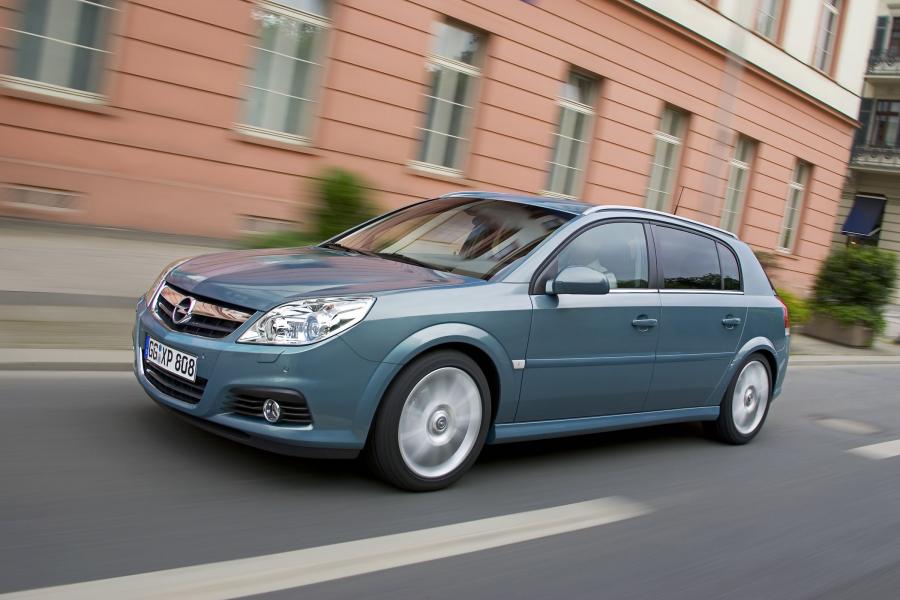  Opel Signum 2003 года  (фото 13 из 23)